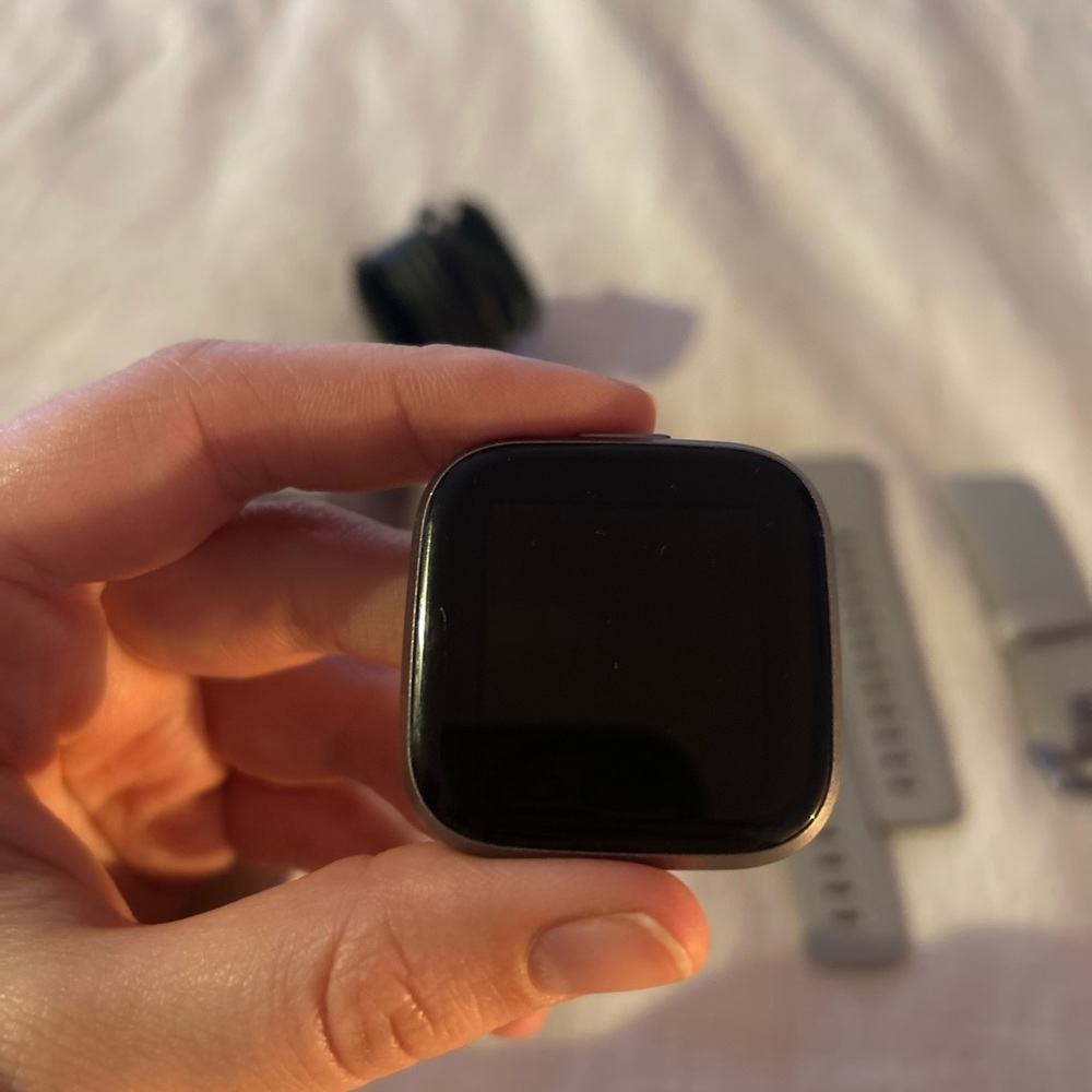 Fitbit Versa 2 - Picture 3 of 3